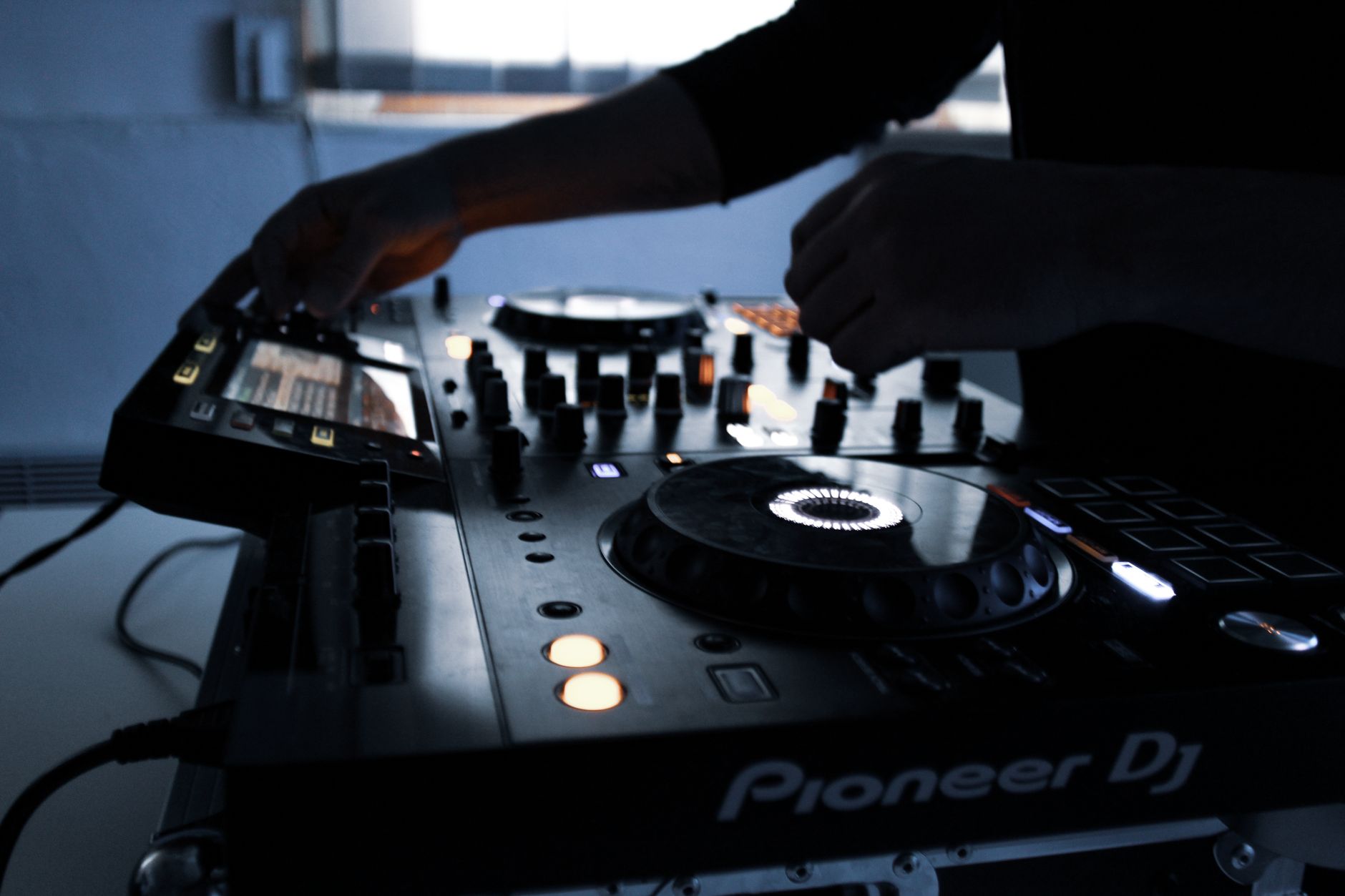 DJ équipe à Bordeaux
